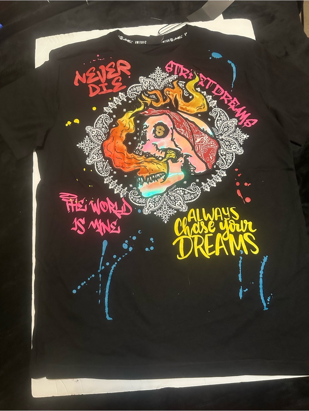 Graphic T Black Always Chase Your Dreams 3~D ART HALLOWEEN READY LARGE NEW Tag